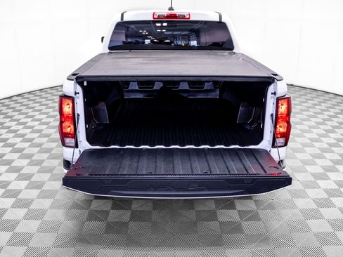 Used 2024 Chevrolet Colorado LT RWD image 29