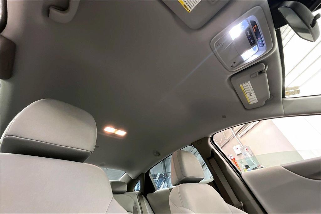 Used 2021 Chevrolet Malibu LT FWD image 28