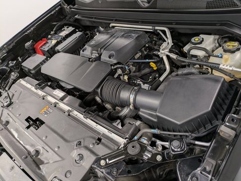 Used 2024 GMC Canyon Elevation w/ Elevation Premium Package image 30