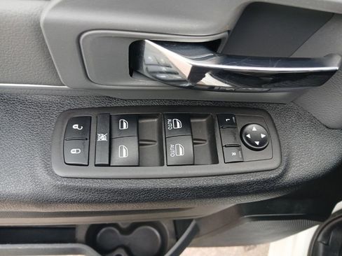 Used 2023 RAM 1500 Classic SLT w/ Electronics Group AWD/4WD image 30