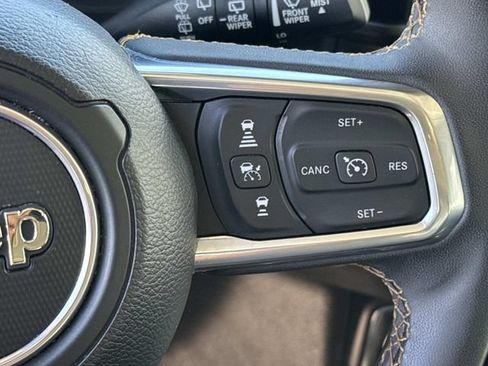 Used 2024 Jeep Wrangler Unlimited Sahara AWD/4WD image 40