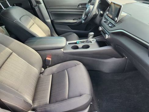Used 2025 Nissan Altima 2.5 S image 11
