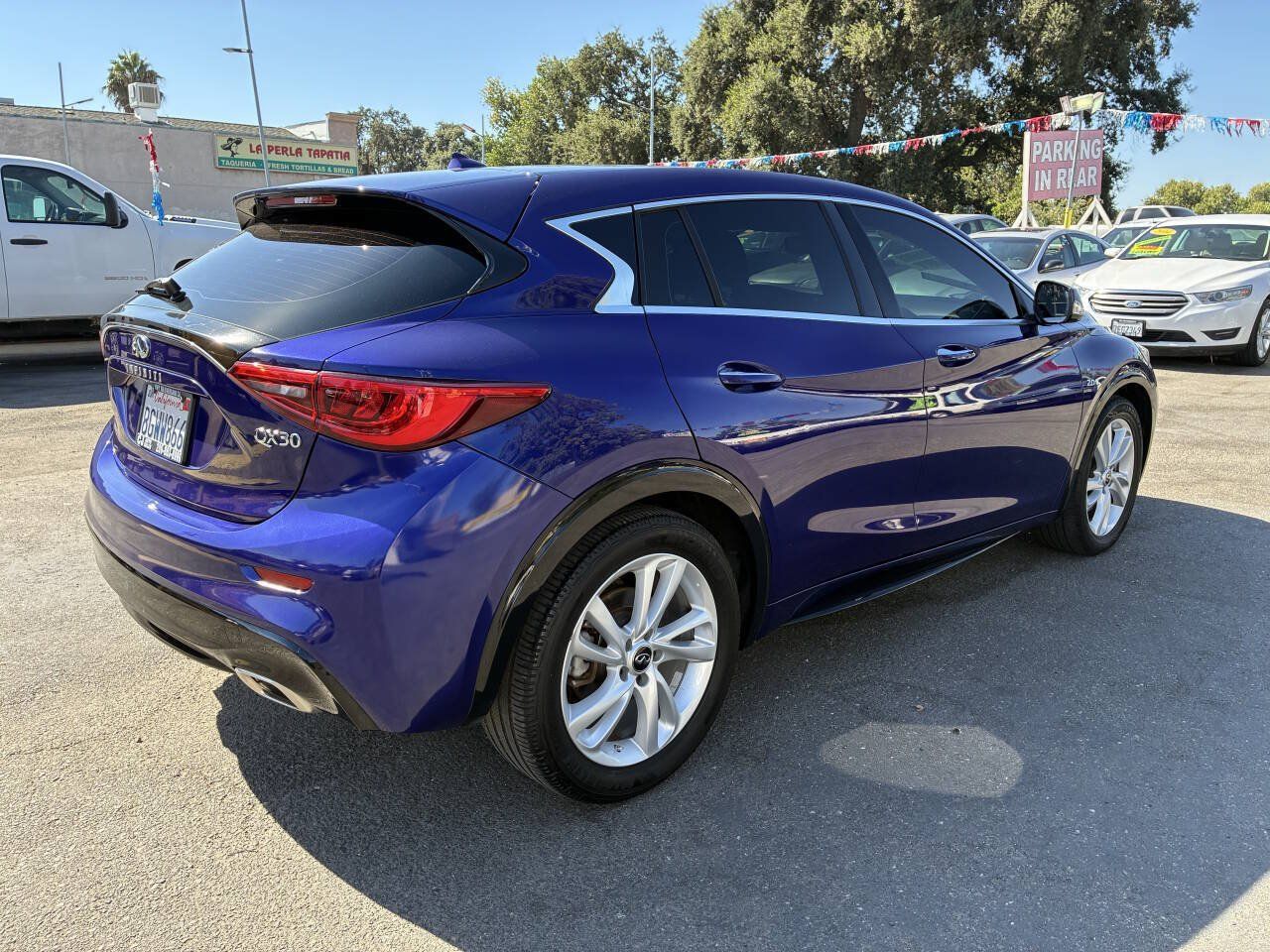 Used 2018 INFINITI QX30 FWD image 2