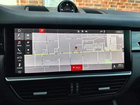 Used 2020 Porsche Cayenne AWD/4WD image 20