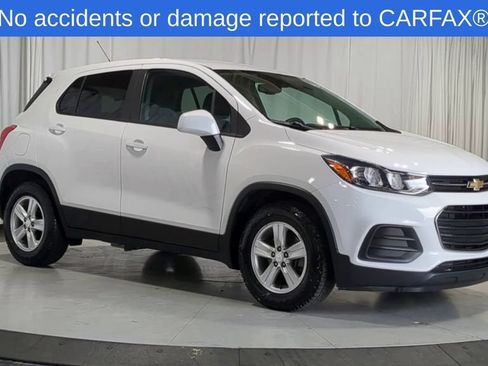 Used 2019 Chevrolet Trax LS w/ Tint and Cruise Package FWD image 2