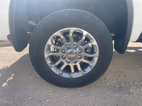 Used 2024 Chevrolet Silverado 2500 LTZ w/ LTZ Plus Package AWD/4WD image 9
