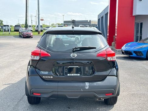 Used 2019 Nissan Kicks S FWD image 10