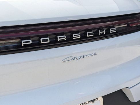 Certified 2025 Porsche Cayenne image 12