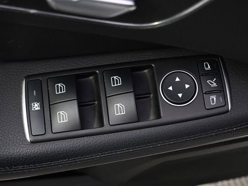 Used 2016 Mercedes-Benz E 350 4MATIC Sedan image 20