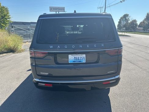 Used 2024 Jeep Wagoneer Series III w/ Premium Group I image 6