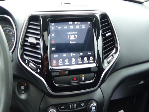Certified 2022 Jeep Cherokee Limited AWD/4WD image 26