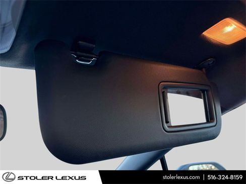 Used 2022 Toyota Corolla SE image 36