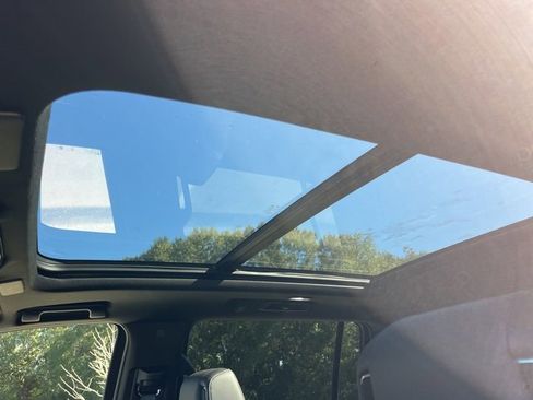 Used 2024 Cadillac Escalade ESV Sport w/ Touring Package image 39