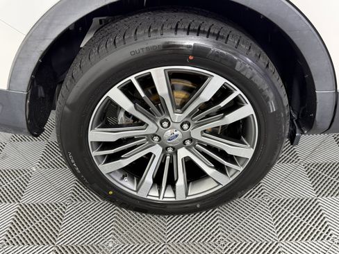 Certified 2018 Ford Explorer Platinum image 30