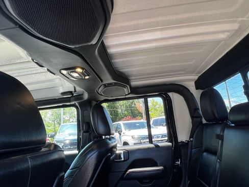 Used 2020 Jeep Gladiator Rubicon AWD/4WD image 14