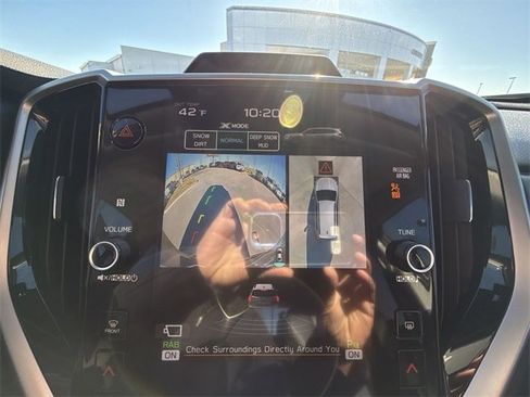 Used 2024 Subaru Ascent Limited w/ Technology Package image 17