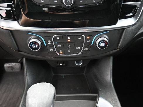 Used 2021 Chevrolet Traverse LS FWD image 27