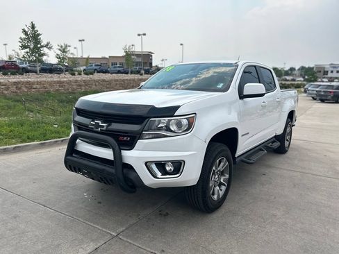 Used 2018 Chevrolet Colorado Z71 AWD/4WD image 3