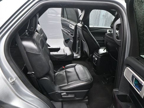 Used 2020 Ford Explorer Limited AWD/4WD image 3