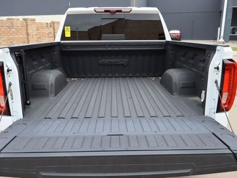 Used 2024 GMC Sierra 1500 AT4 w/ Technology Package AWD/4WD image 30
