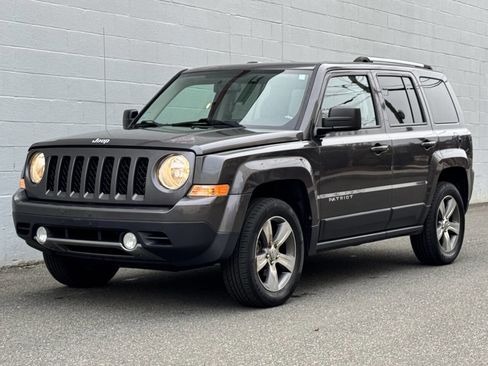 Used 2016 Jeep Patriot High Altitude image 2