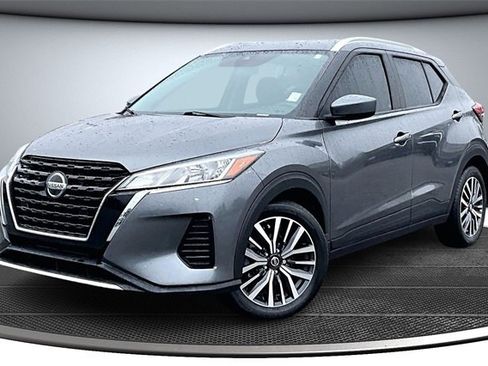 Used 2021 Nissan Kicks SV image 1