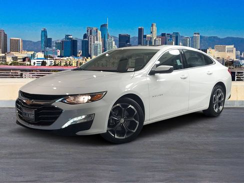 Used 2024 Chevrolet Malibu LT FWD image 2