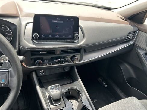 Used 2023 Nissan Rogue SV image 12