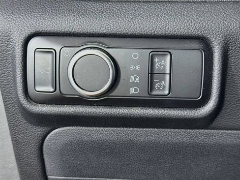 Used 2023 Ford Explorer 4WD image 11