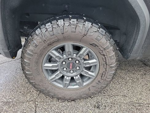 Used 2024 GMC Sierra 1500 AT4X AWD/4WD image 8