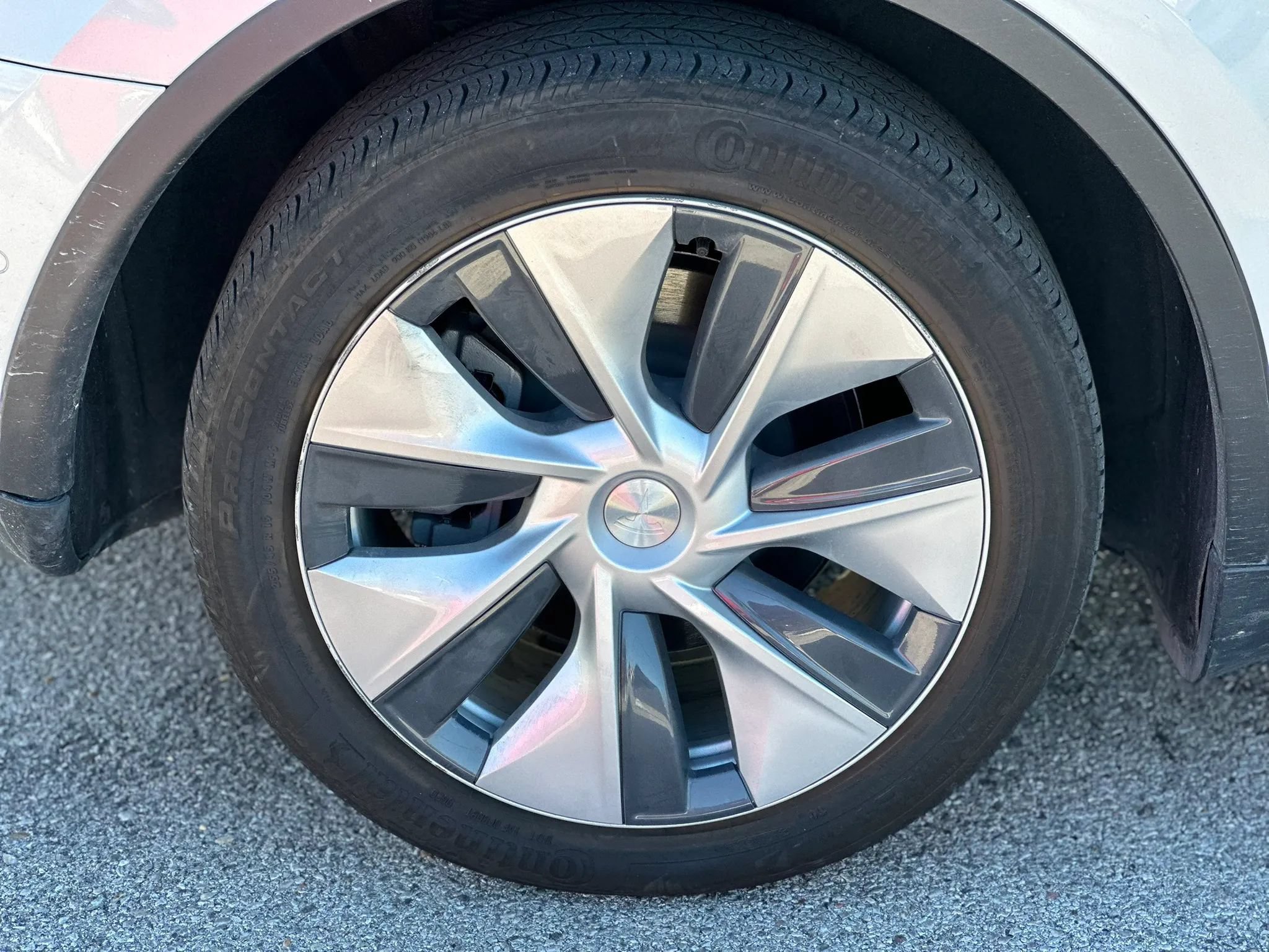 Used 2020 Tesla Model Y Long Range AWD/4WD image 25