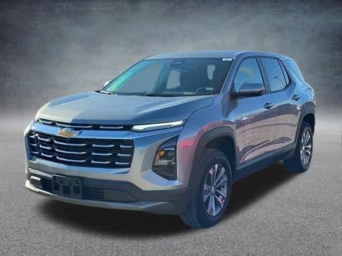 Used 2025 Chevrolet Equinox LT AWD/4WD image 11