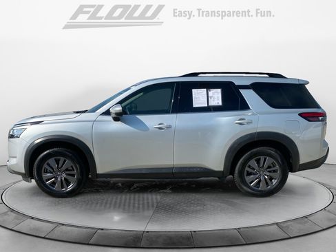 Used 2022 Nissan Pathfinder SV w/ SV Premium Package AWD/4WD image 5