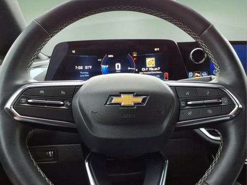 Used 2024 Chevrolet Equinox EV LT FWD image 23