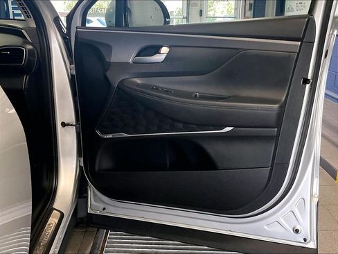 Used 2019 Hyundai Santa Fe AWD image 12