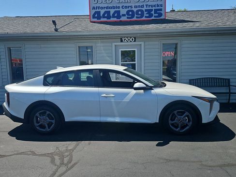 Used 2025 Kia K4 FWD image 2