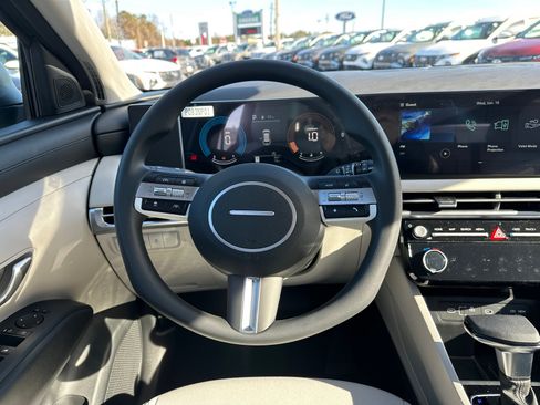 New 2025 Hyundai Tucson SEL image 18