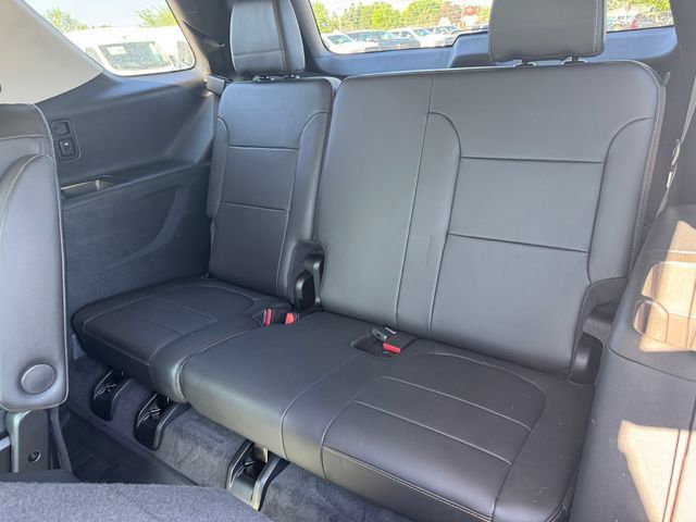 Used 2020 Chevrolet Traverse RS w/ LPO, Floor Liner Package AWD/4WD image 22