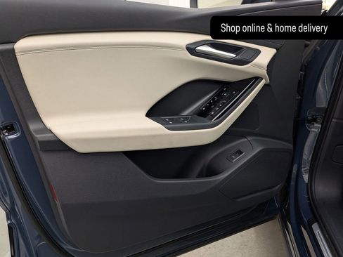 Used 2025 Audi Q6 e-tron Premium w/ Convenience Package image 16