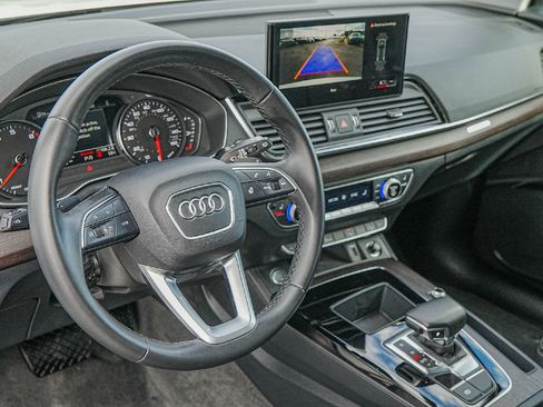 Used 2023 Audi Q5 2.0T Premium w/ Convenience Package image 7