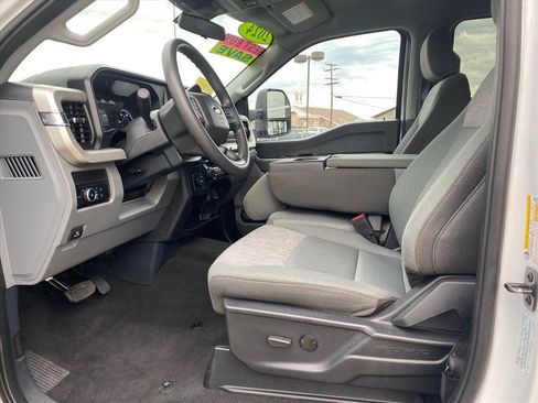 Used 2024 Ford F250 XLT image 23