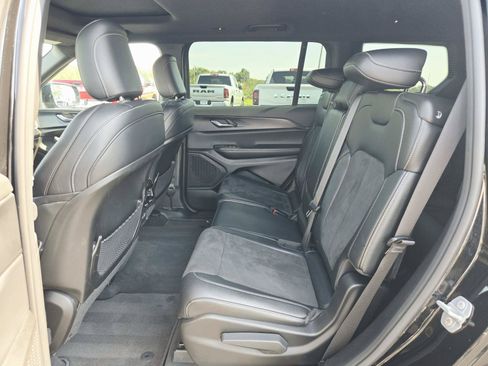 Used 2024 Jeep Grand Cherokee L Altitude AWD/4WD image 14