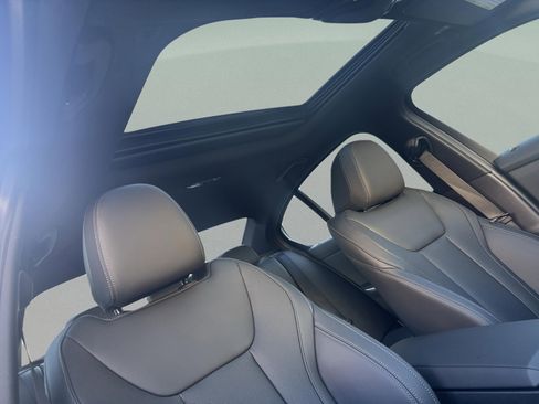 Used 2026 BMW 330i Sedan w/ Premium Package RWD image 29