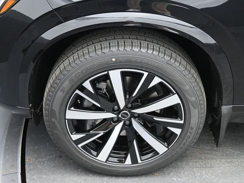 New 2026 Volvo XC90 B5 Core image 9