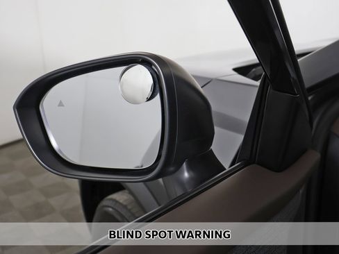 Used 2023 Nissan Rogue S image 3