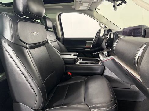 Used 2025 Ford Expedition Platinum w/ Driver's Package image 37