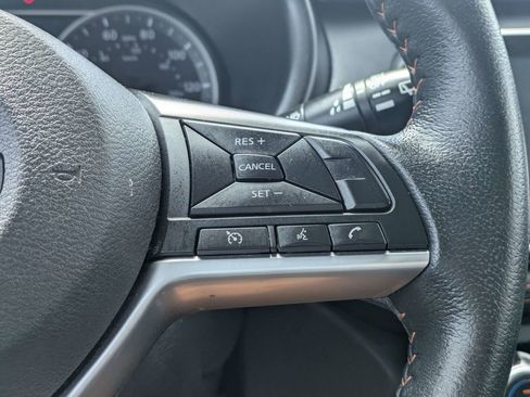 Used 2020 Nissan Kicks SR w/ SR Premium Package FWD image 25