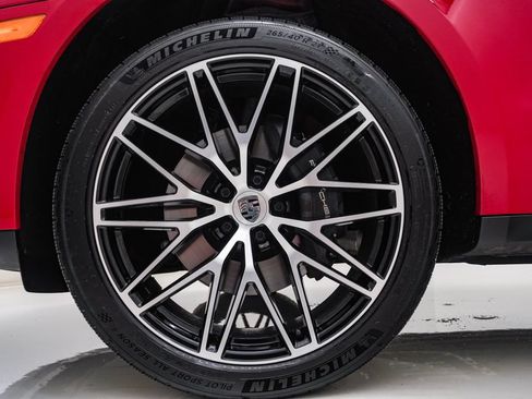 Certified 2026 Porsche Macan AWD/4WD image 13