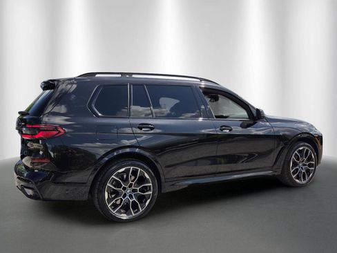 Certified 2025 BMW X7 xDrive40i w/ M Sport Package AWD/4WD image 7