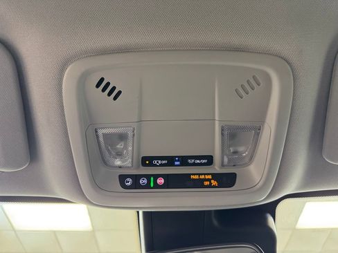 Used 2022 Chevrolet Malibu LT FWD image 41